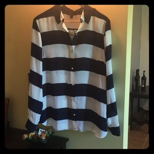 Banana Republic Women’s Classic Fit Blouse.  L